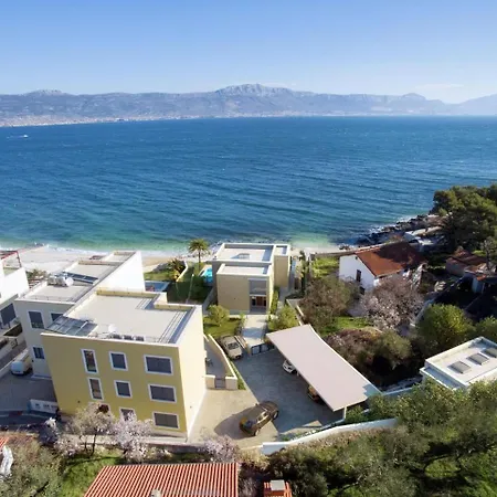 Apartmán Beachfront Lemonade With Pool I